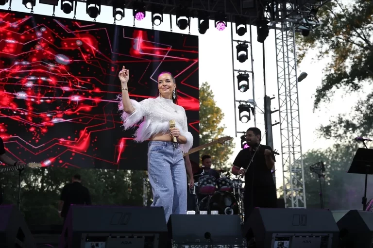 Bengü, Kırkpınar Yağlı Güreşleri Festivali’nde konser verdi