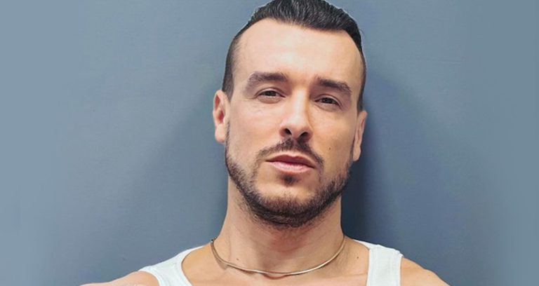 Cem Adrian’a Van konserinde çirkin saldırı