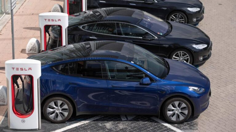 Tesla, ABD’de yaklaşık 700 bin aracını geri çağırıyor