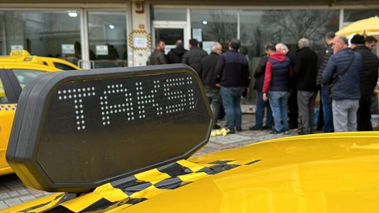 İstanbul’da müşterileri dolandıran taksicilere operasyon: 21 zanlı tutuklandı