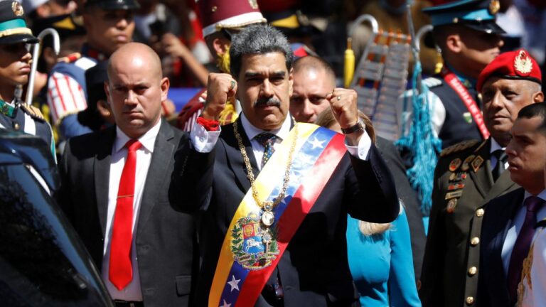 Venezuela’da Maduro devlet başkanlığı için yemin etti