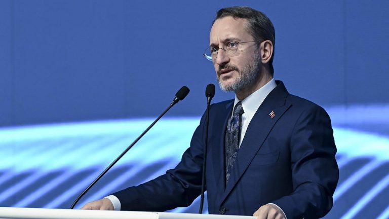 İletişim Başkanı Altun’dan Özgür Özel’in boykot çağrısına tepki