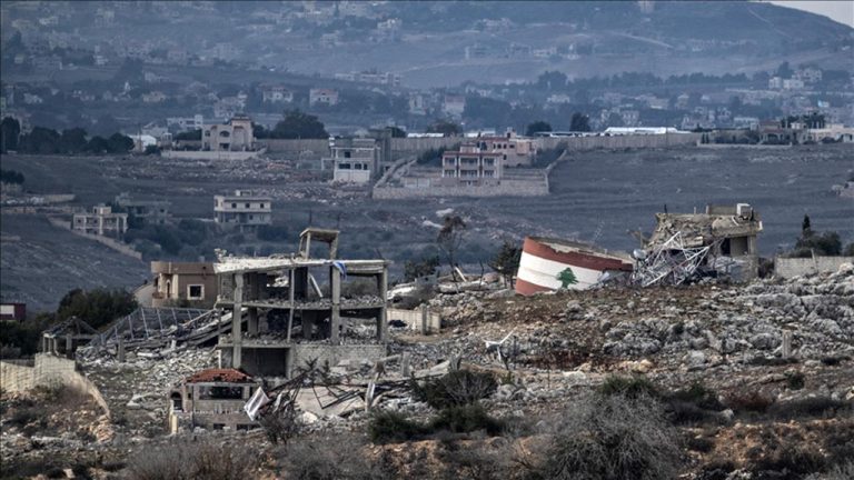Katil İsrail’in Lübnan’a düzenlediği hava saldırılarında 2 kişi öldü